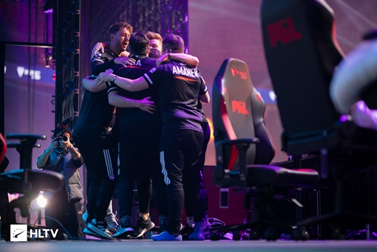 T1战胜iG成功晋级英雄联盟S15全球总决赛瑞士轮